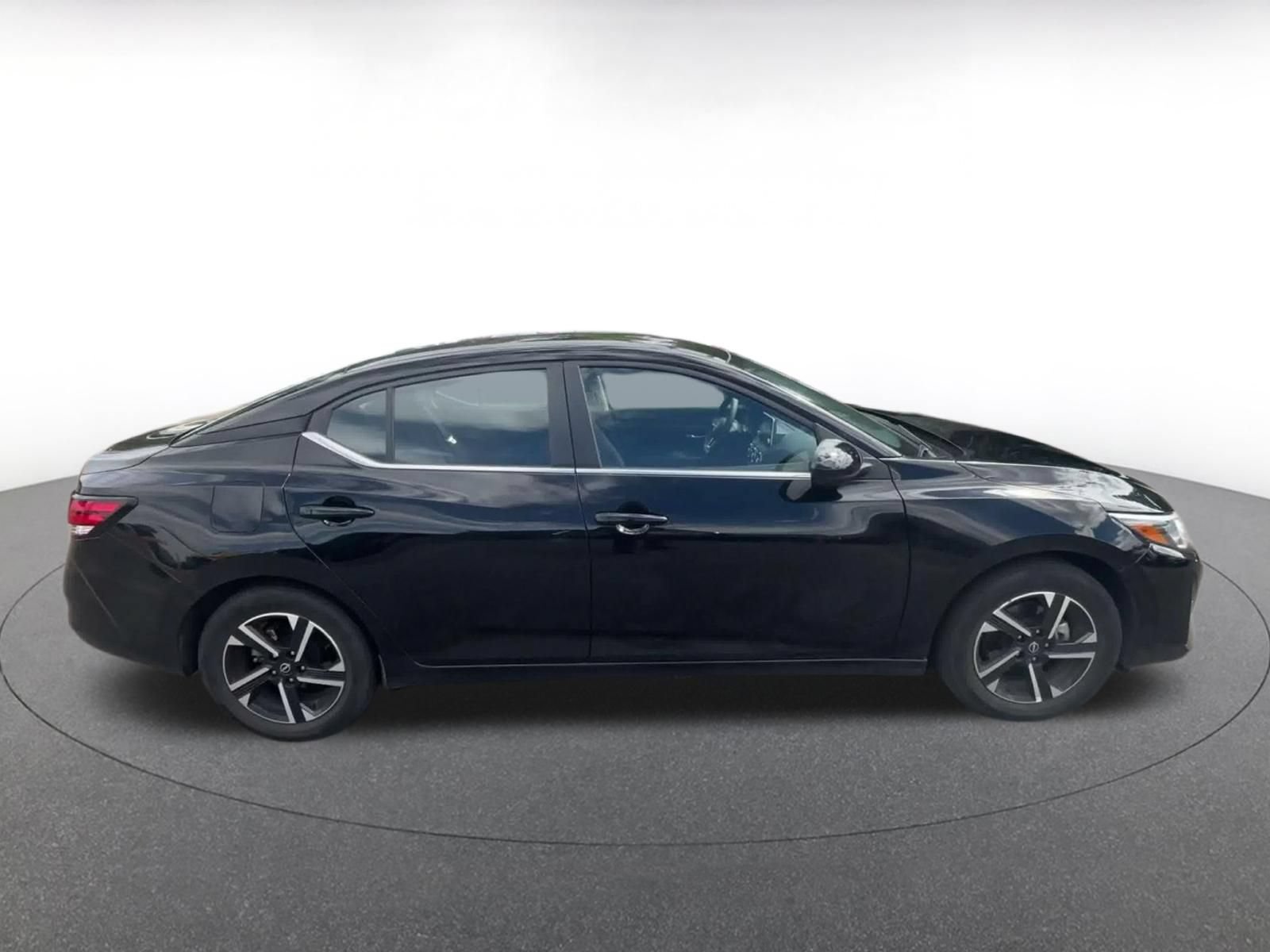 Used 2025 Nissan Sentra SV FWD image 15