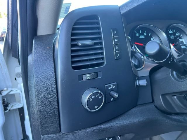 Used 2008 Chevrolet Silverado 2500 LT w/ 1LT Convenience Package AWD/4WD image 14