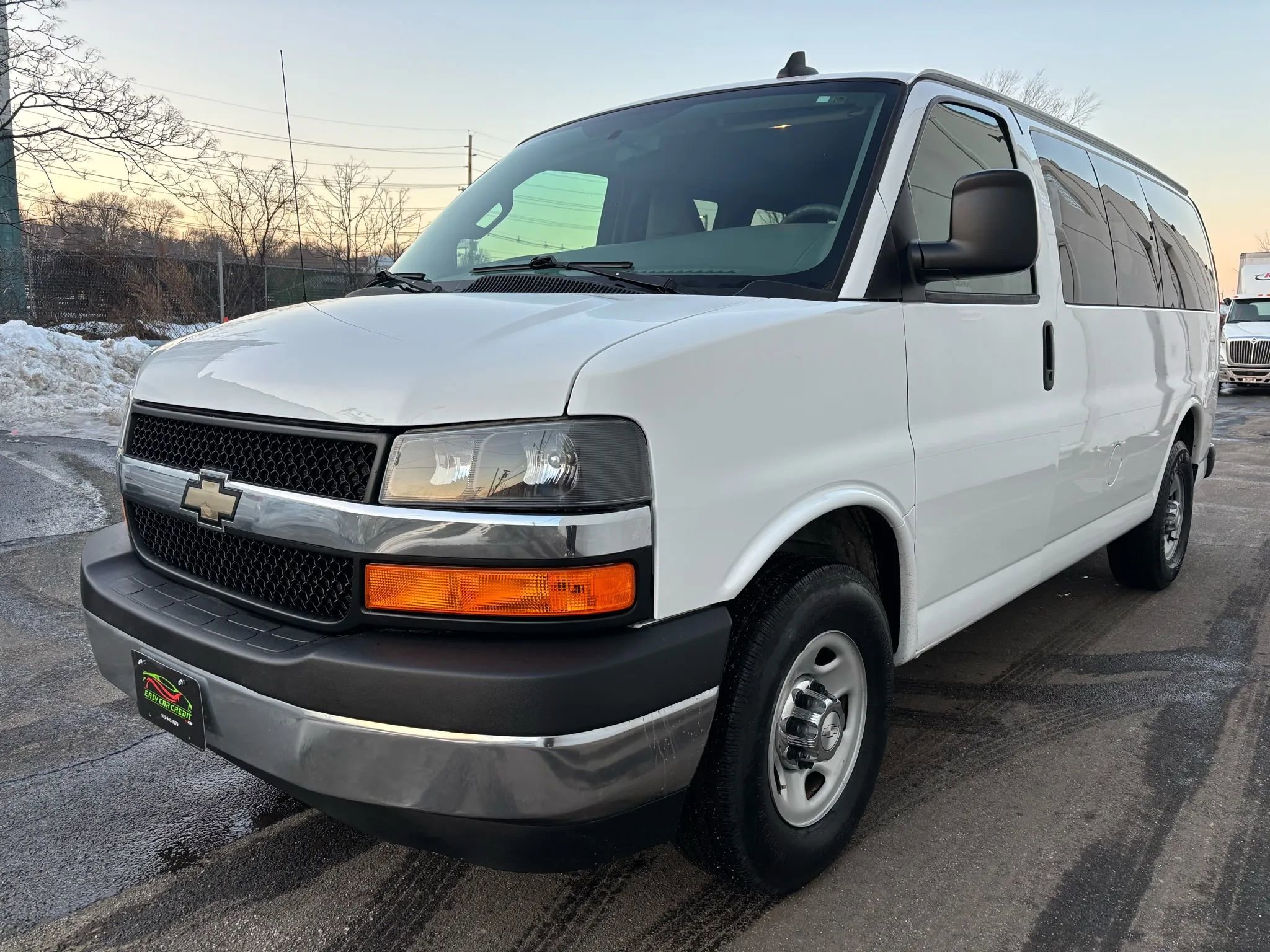 Used 2017 Chevrolet Express 2500 LT w/ LT Preferred Equipment Group image 2