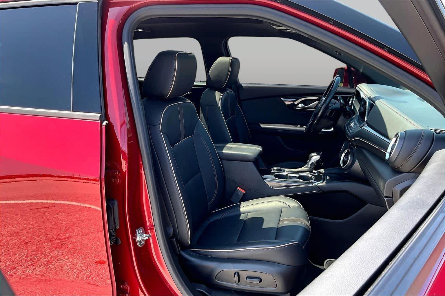Used 2019 Chevrolet Blazer Premier w/ Sun and Wheels Package FWD image 9