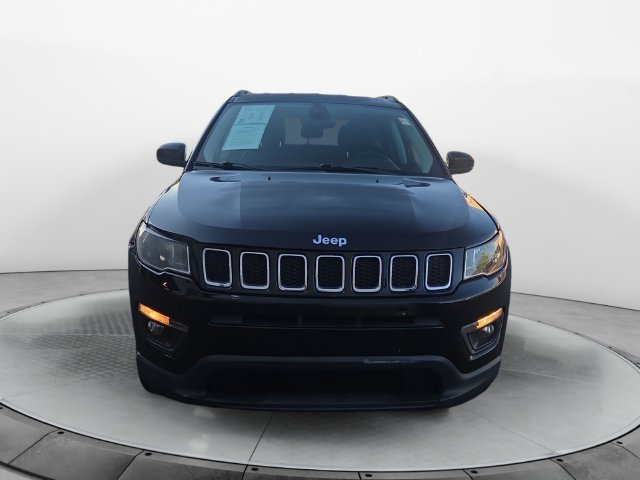 Used 2018 Jeep Compass Latitude w/ Popular Equipment Group AWD/4WD image 8