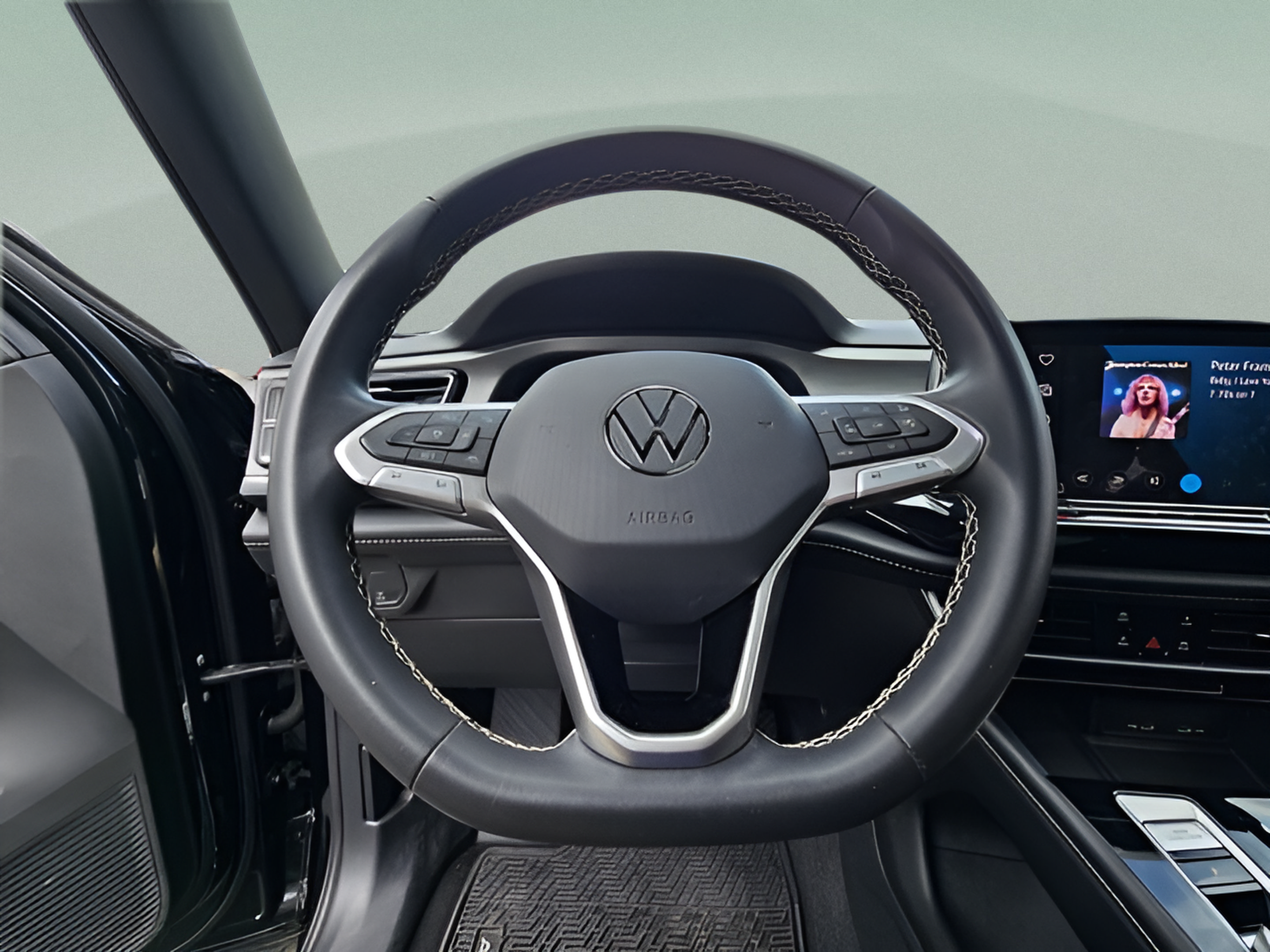 Used 2024 Volkswagen Atlas Cross Sport SE w/ Panoramic Sunroof Package FWD image 21