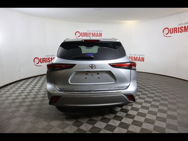 Used 2025 Toyota Highlander Platinum image 9