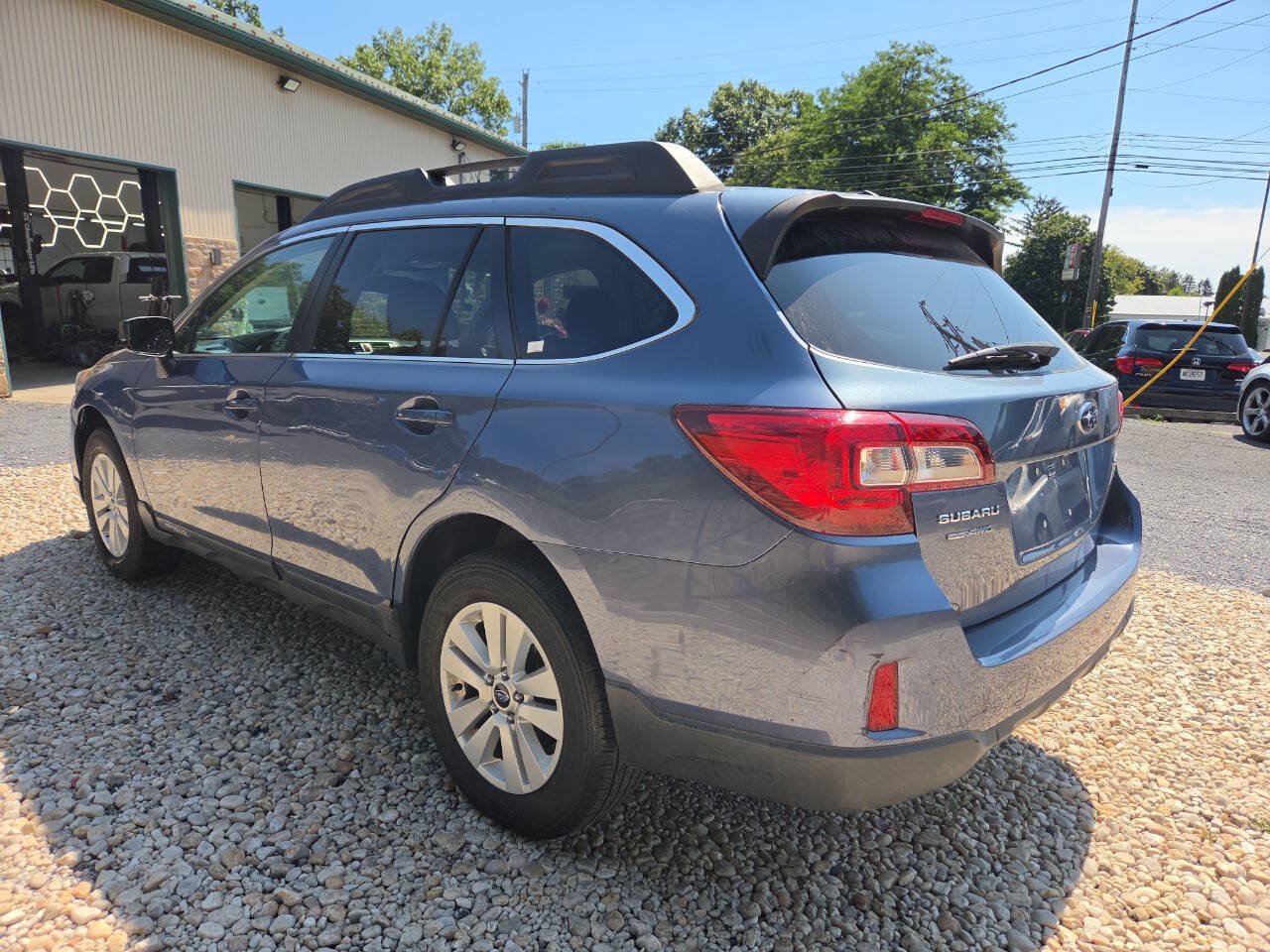 Used 2015 Subaru Outback 2.5i Premium AWD/4WD image 4