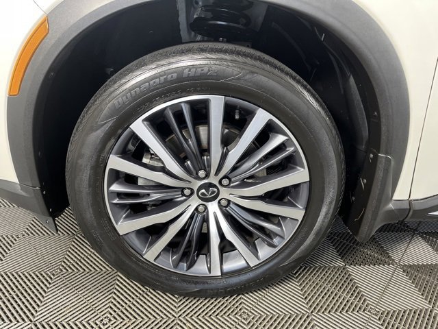 Used 2023 INFINITI QX60 Sensory w/ Vision Package image 11