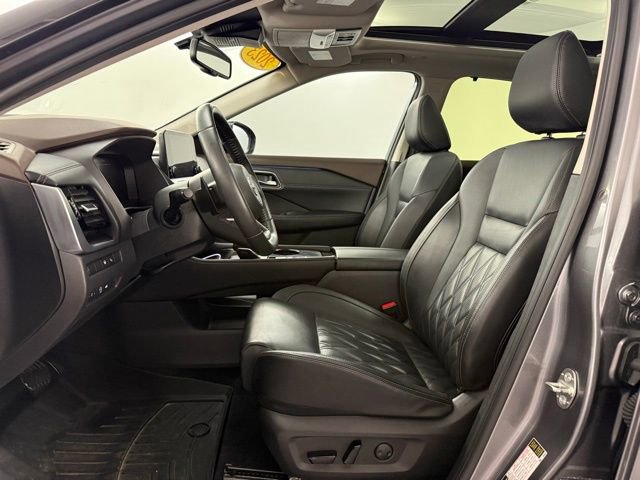 Used 2023 Nissan Rogue Platinum w/ Platinum Premium Package image 25