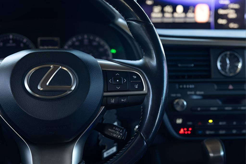 Used 2018 Lexus RX 350L AWD image 33