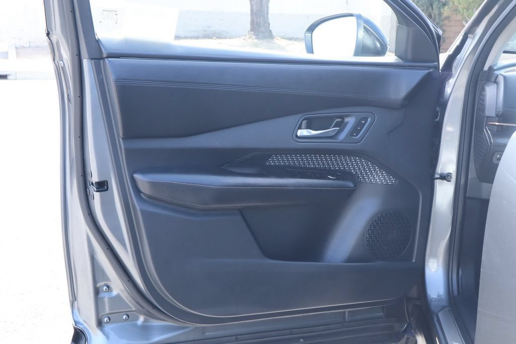 Used 2023 Nissan Ariya FWD image 18