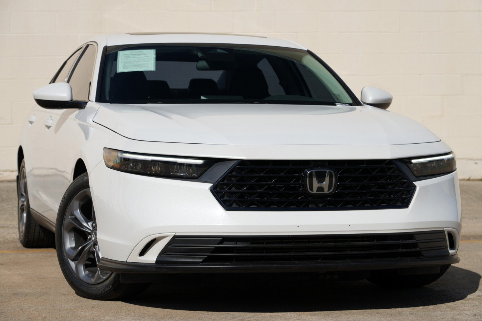 Used 2023 Honda Accord EX image 2