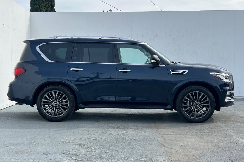 Certified 2023 INFINITI QX80 Premium Select w/ Cargo Package image 2