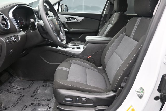 Used 2025 Chevrolet Blazer LT FWD image 12