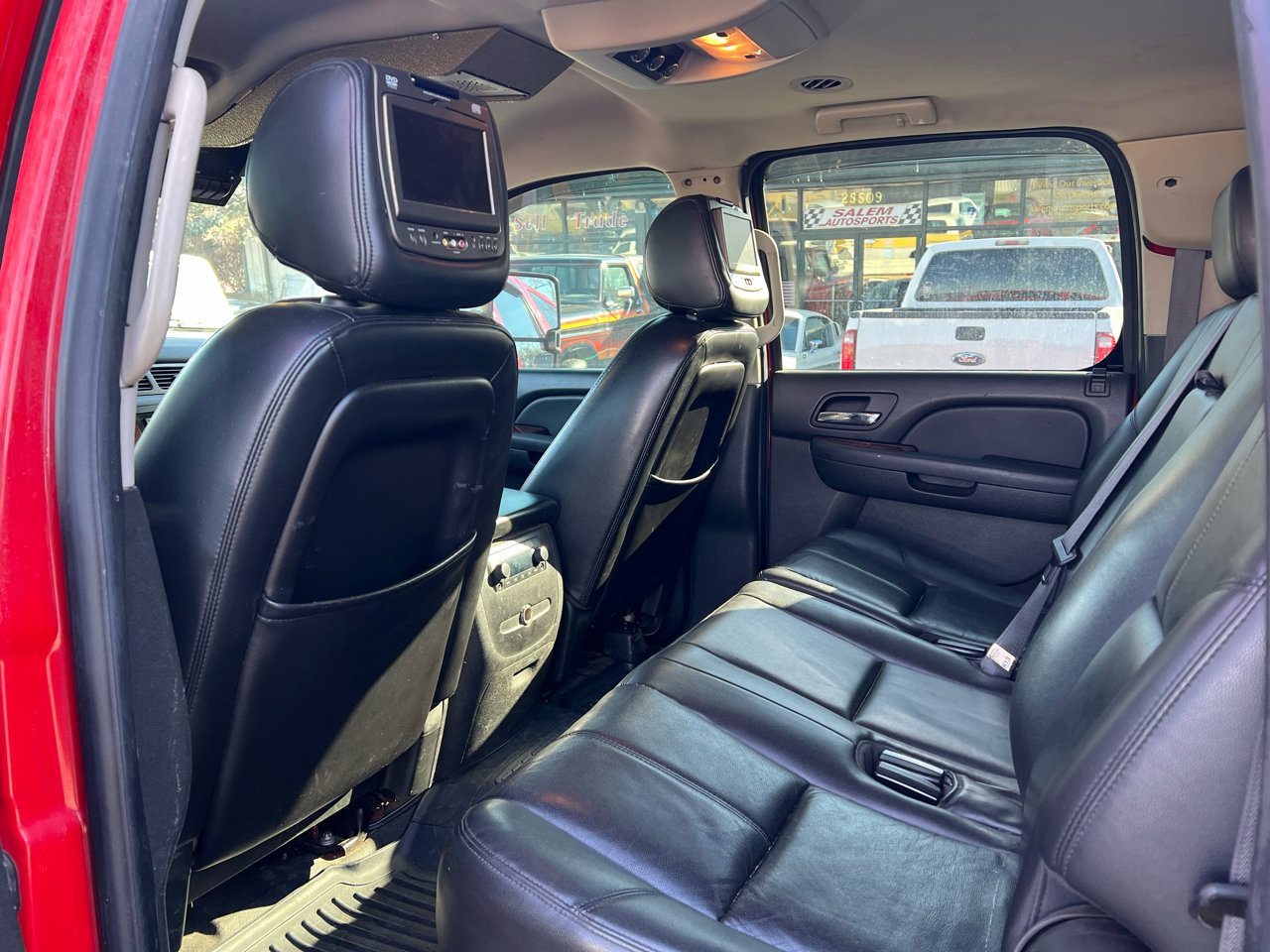 Used 2009 Chevrolet Suburban 2500 LS w/ Skid Plate Package image 12