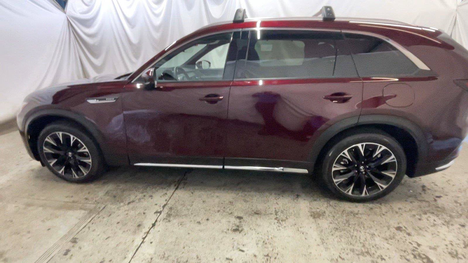 Used 2025 MAZDA CX-90 Plug-In Hybrid w/ Premium Plus AWD/4WD image 11