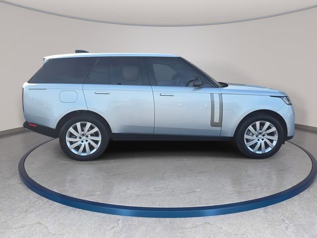 Certified 2024 Land Rover Range Rover SE image 4
