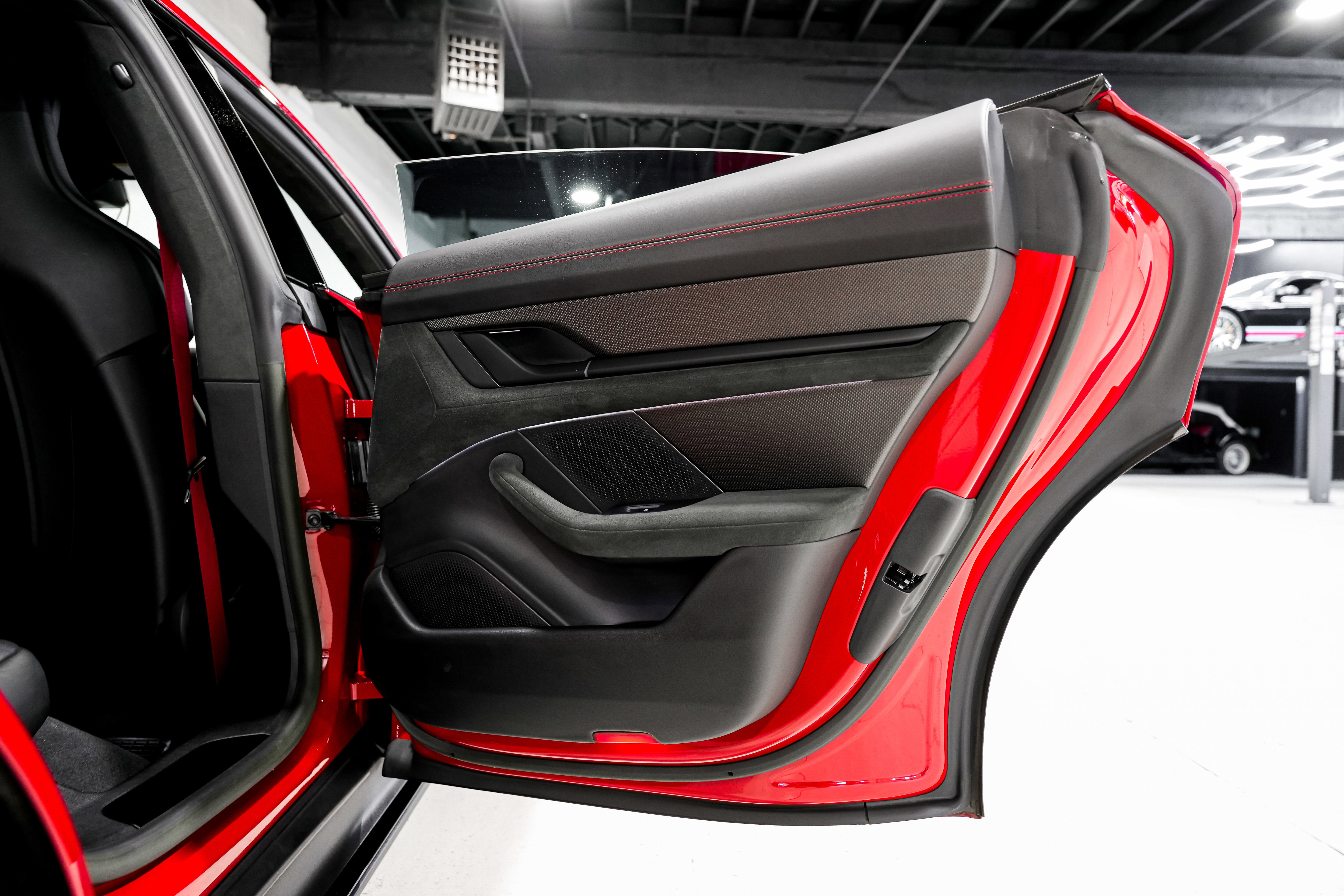 Used 2023 Porsche Taycan GTS image 30