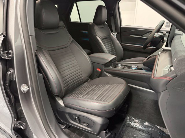 New 2026 Ford Explorer ST-Line w/ ST-Line Street Pack RWD image 30