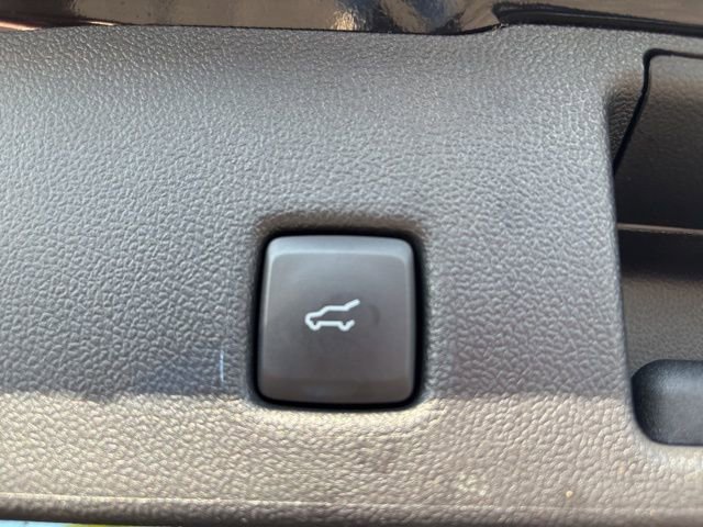 Used 2022 Ford Escape SEL image 8