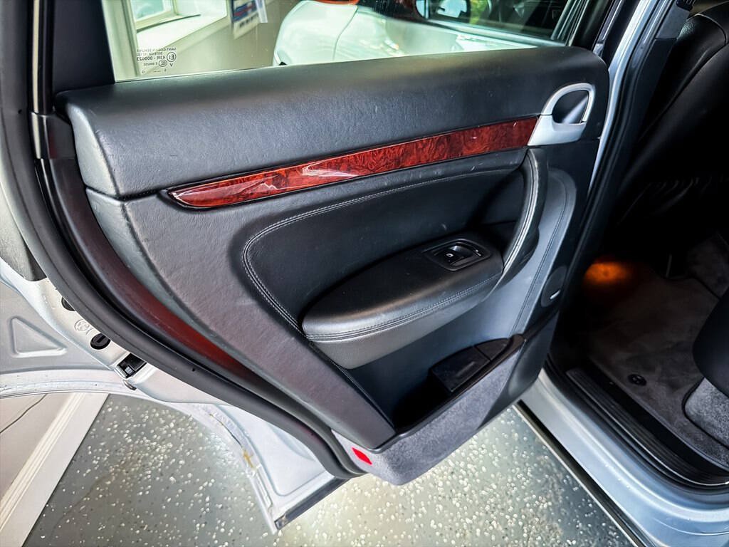Used 2006 Porsche Cayenne Turbo AWD/4WD image 21