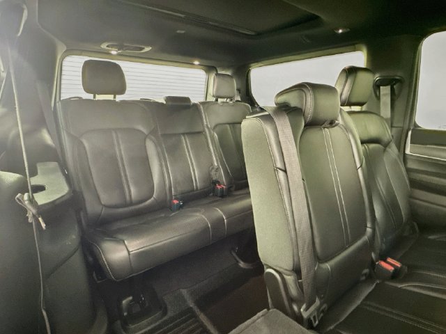 Used 2022 Jeep Wagoneer Series I AWD/4WD image 32