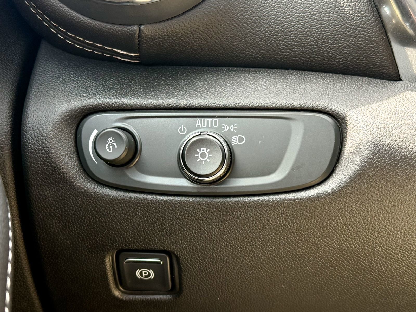 Used 2023 Chevrolet Blazer LT w/ Sound & Technology Package image 30