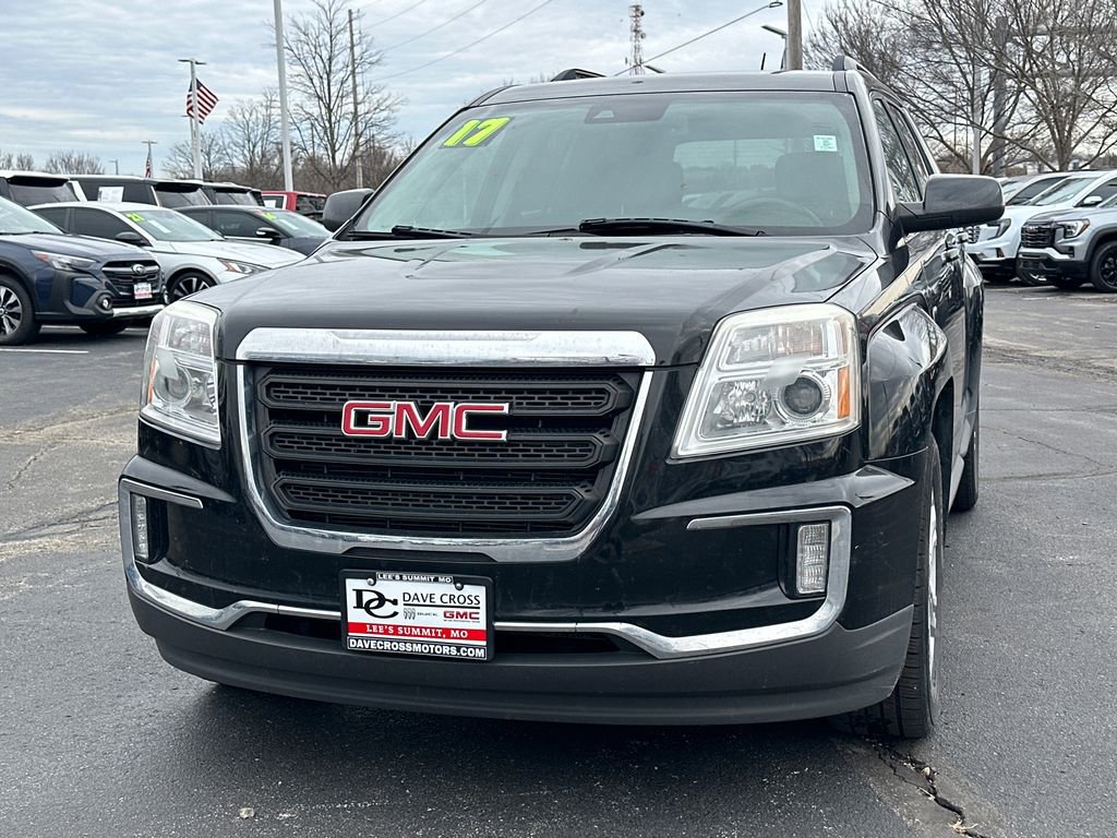 Used 2017 GMC Terrain SLE w/ Technology Package image 2