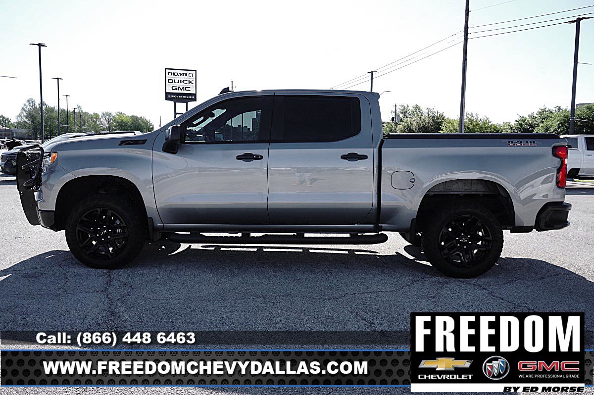Used 2024 Chevrolet Silverado 1500 LT Trail Boss w/ LPO, Dark Essentials Package AWD/4WD image 4