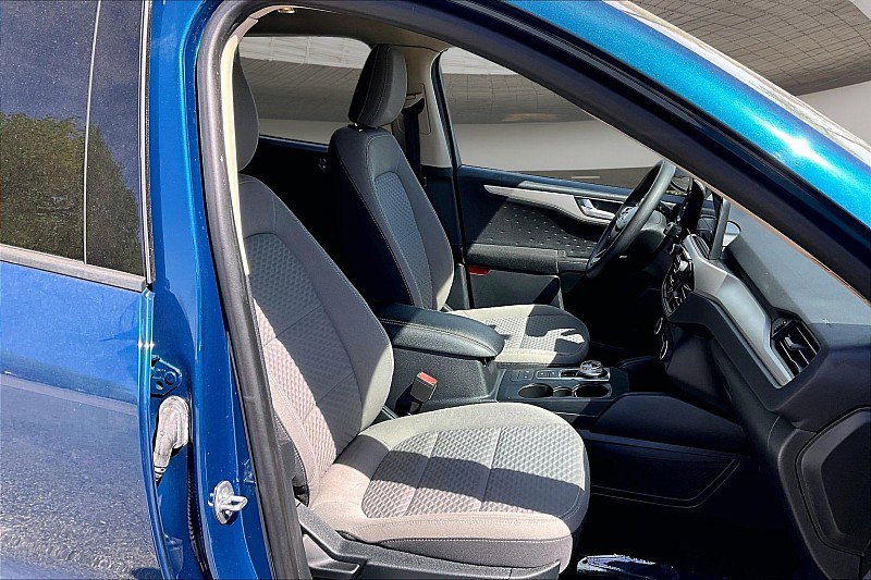 Used 2020 Ford Escape SE image 7