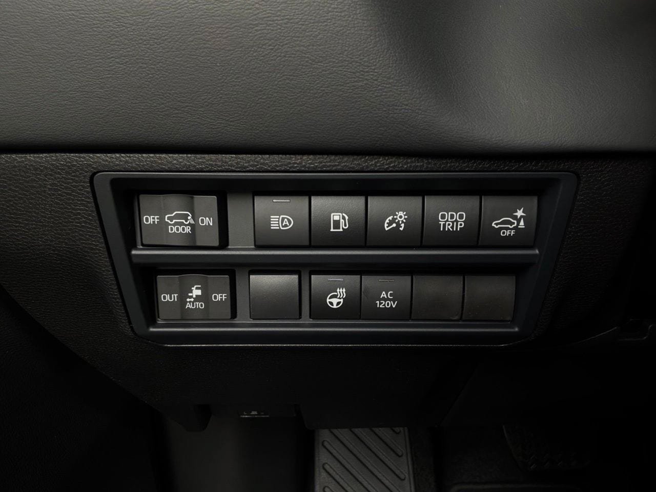 New 2026 Toyota Sequoia Platinum AWD/4WD image 28