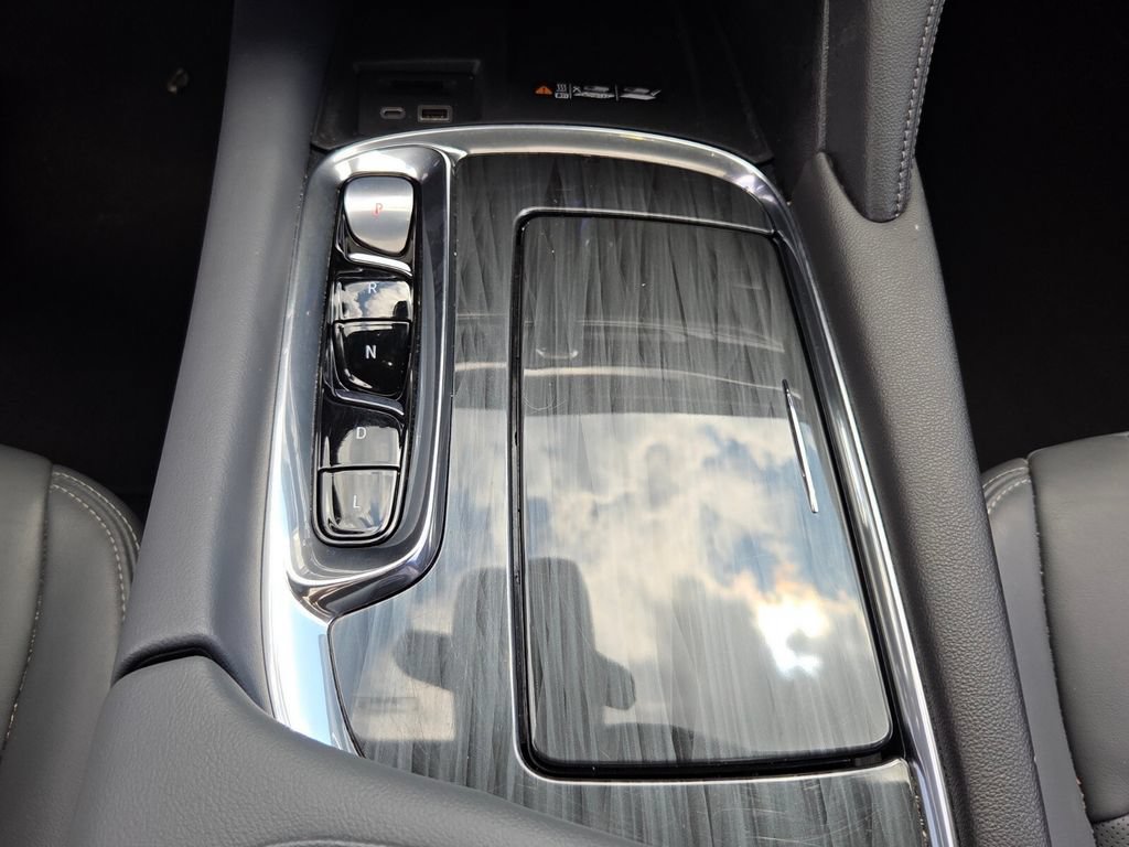 Used 2023 Buick Enclave Essence w/ Experience Buick Package FWD image 19