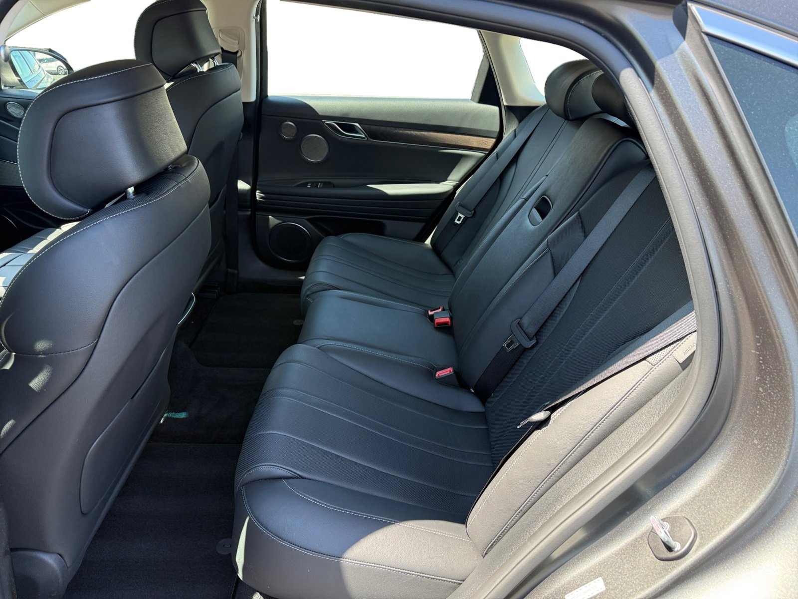 Used 2024 Genesis G80 image 16