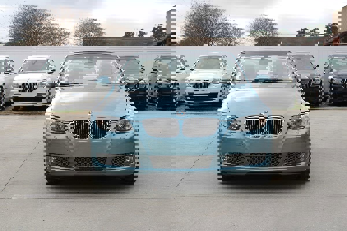 Used 2008 BMW 335i Convertible image 2