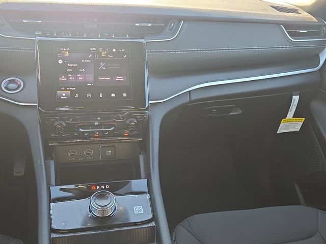 Used 2025 Jeep Grand Cherokee L Laredo w/ Luxury Tech Group I image 19