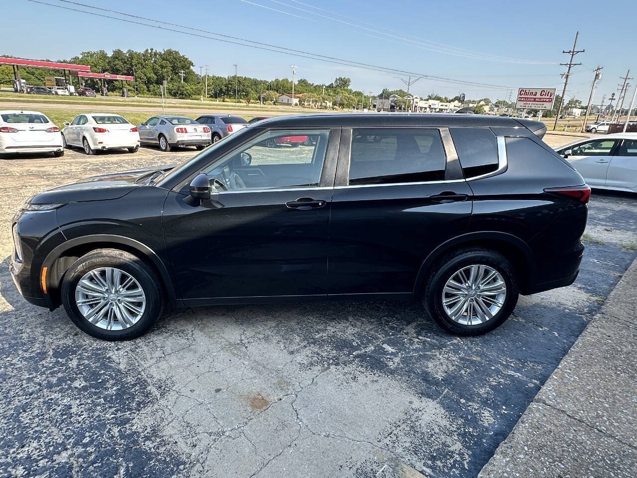 Used 2022 Mitsubishi Outlander ES FWD image 4
