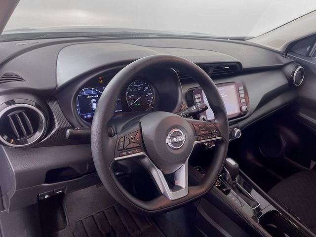 Used 2024 Nissan Kicks SV image 11