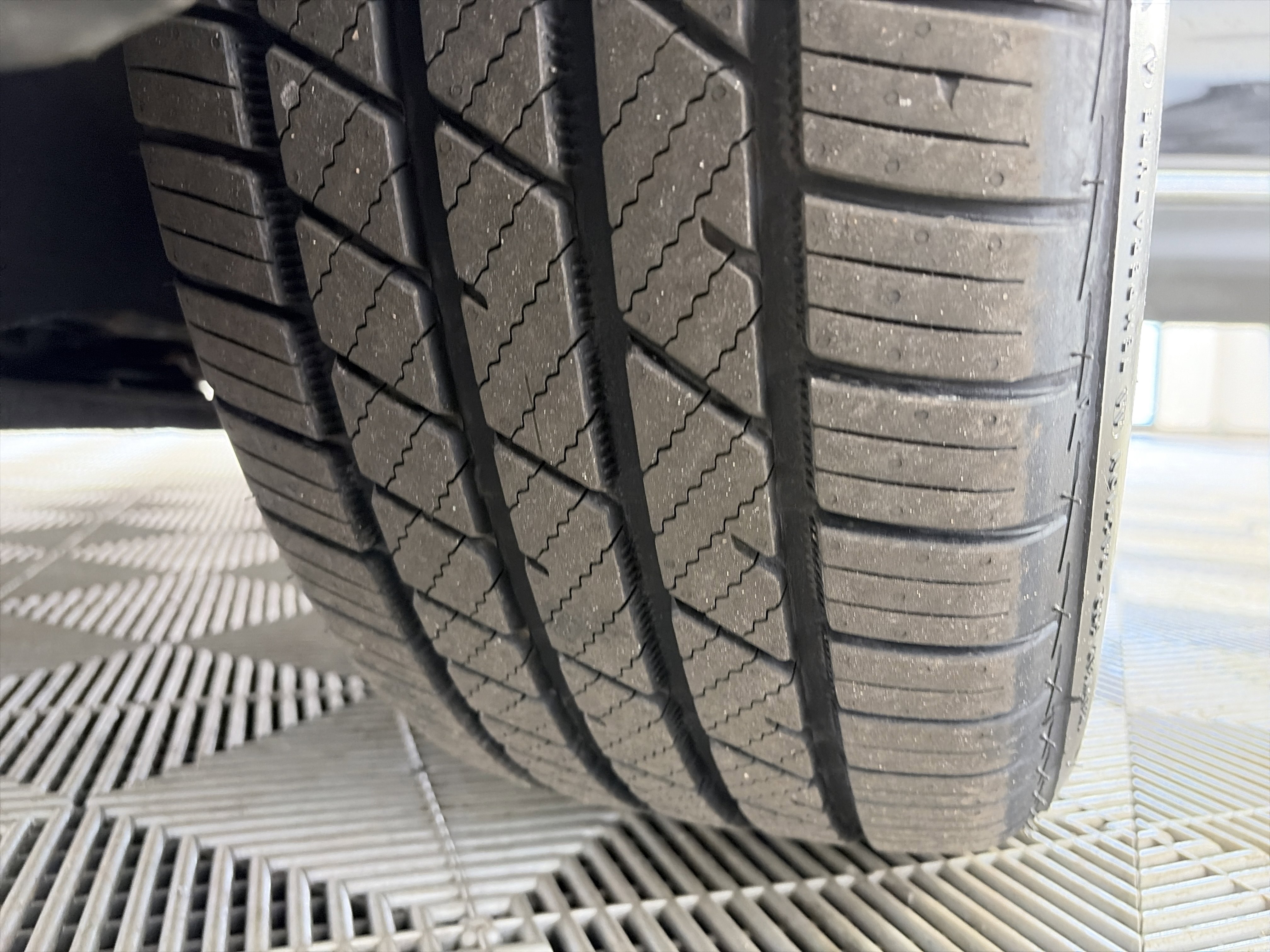 Used 2017 Lincoln MKC Select w/ Select Plus Package FWD image 12