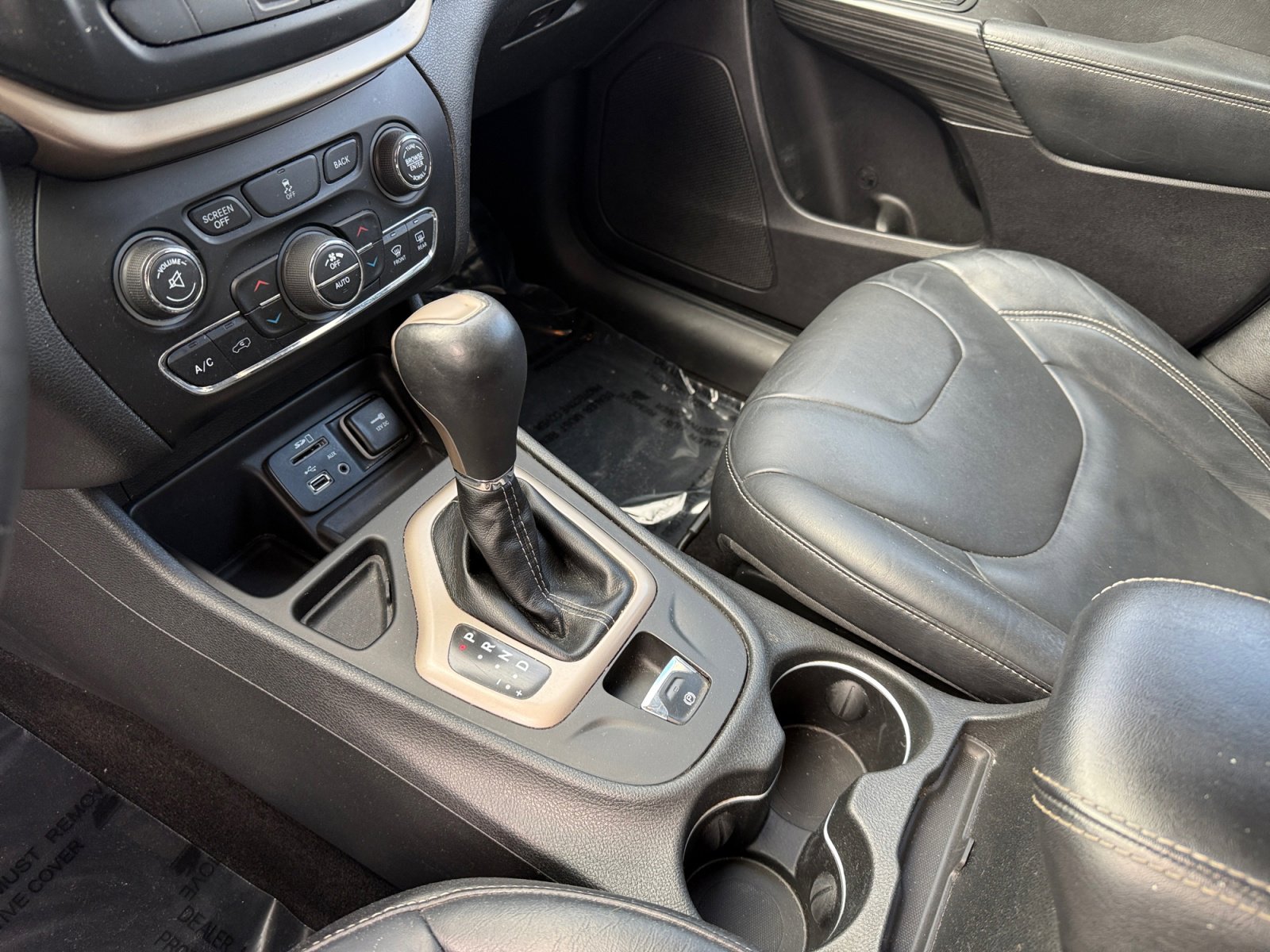 Used 2014 Jeep Cherokee Limited image 13