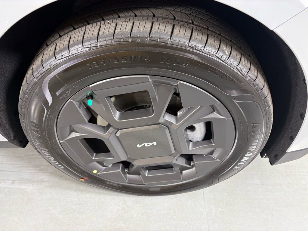 New 2026 Kia Carnival EX image 10