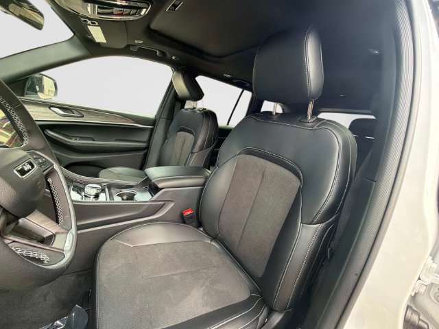 New 2026 Jeep Grand Cherokee Altitude AWD/4WD image 21