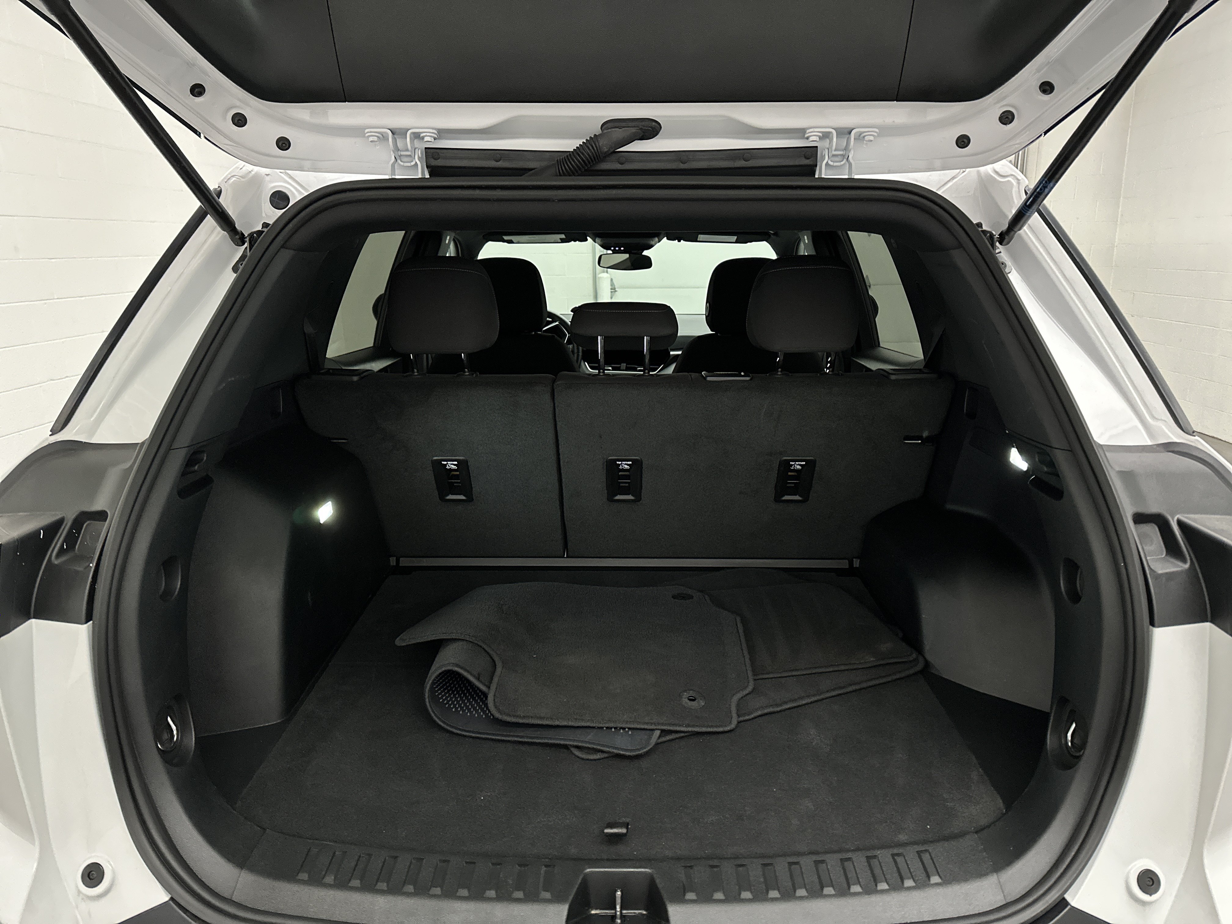 Used 2026 Chevrolet Equinox LT FWD image 13