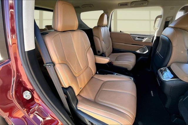 Certified 2025 INFINITI QX80 Sensory image 27