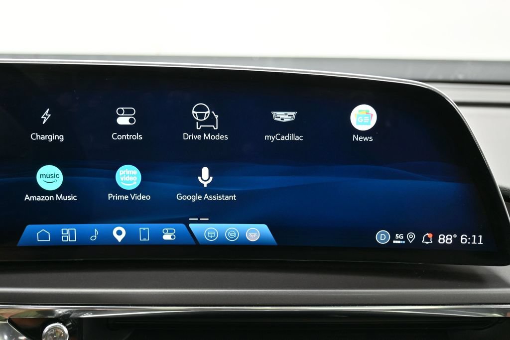 Used 2024 Cadillac Lyriq Tech RWD image 40