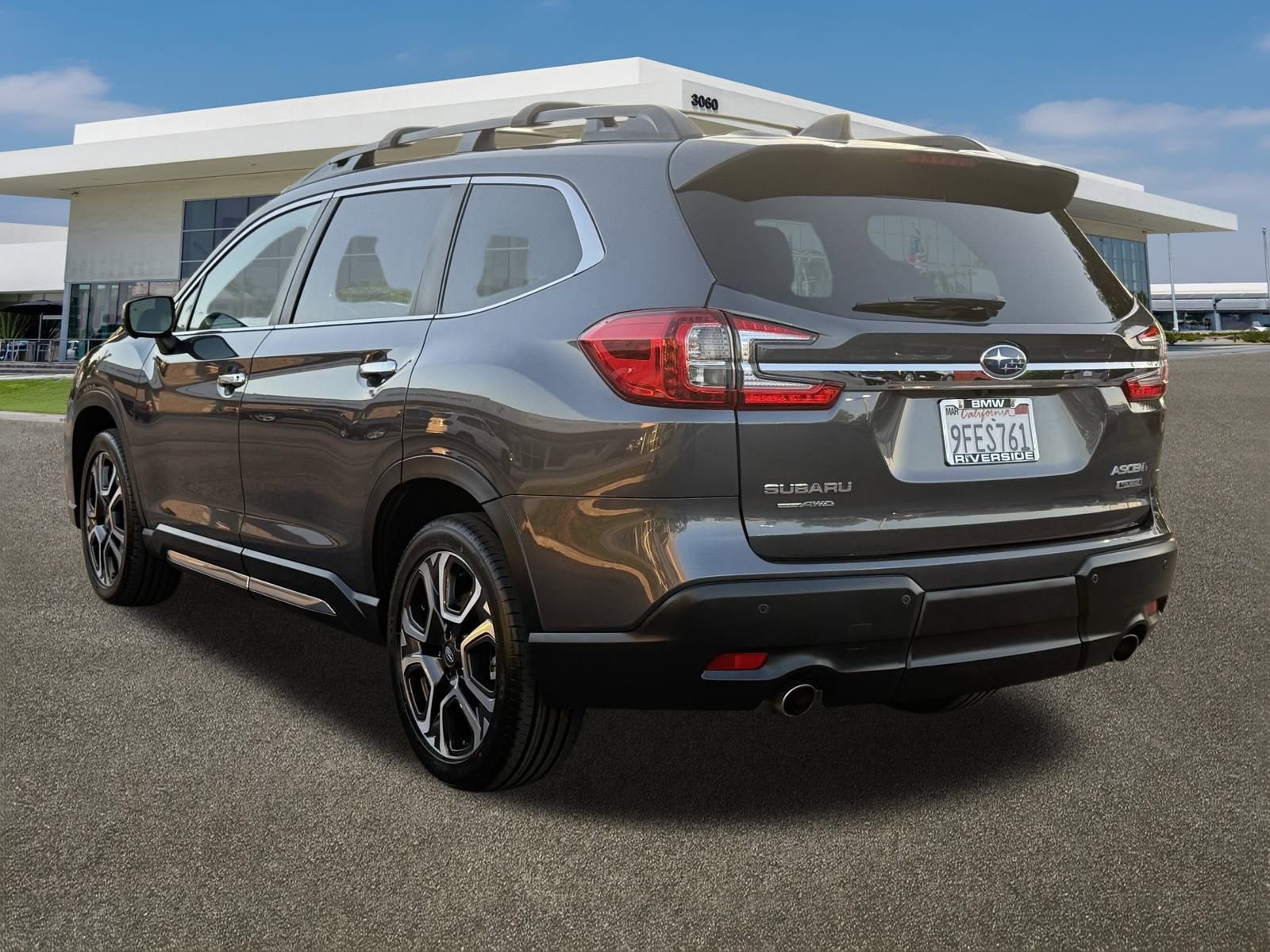 Used 2023 Subaru Ascent Touring image 8