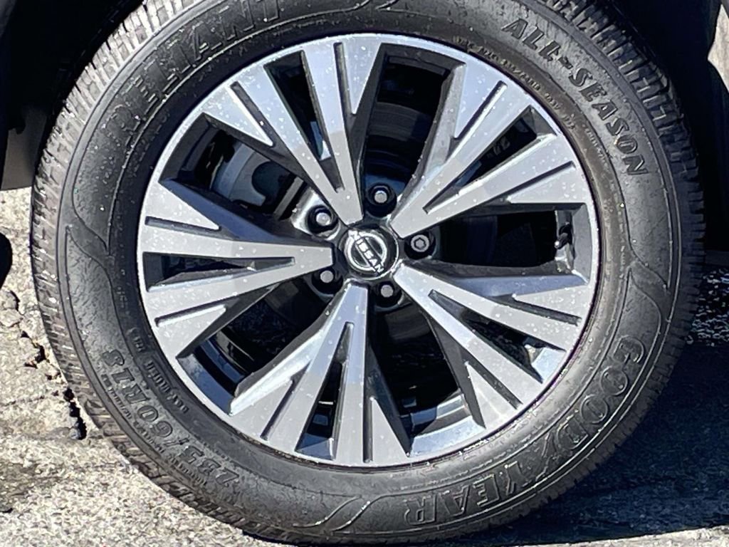 Used 2022 Nissan Rogue SV image 13