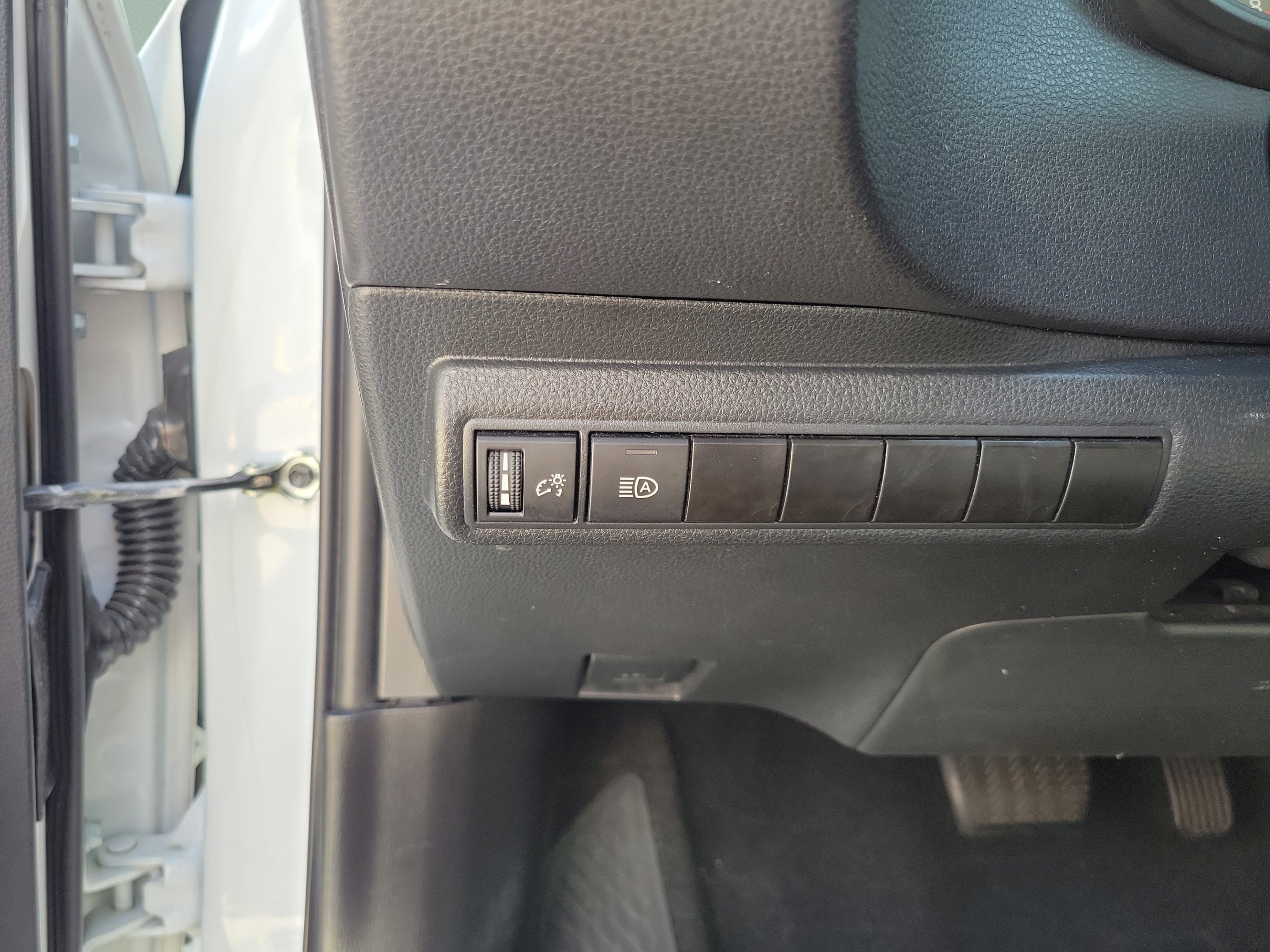 Used 2024 Toyota Corolla LE FWD image 17
