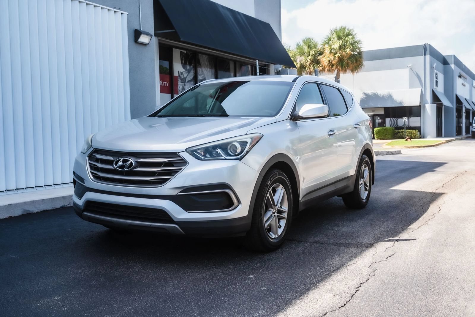 Used 2018 Hyundai Santa Fe Sport w/ Cargo Package FWD image 2