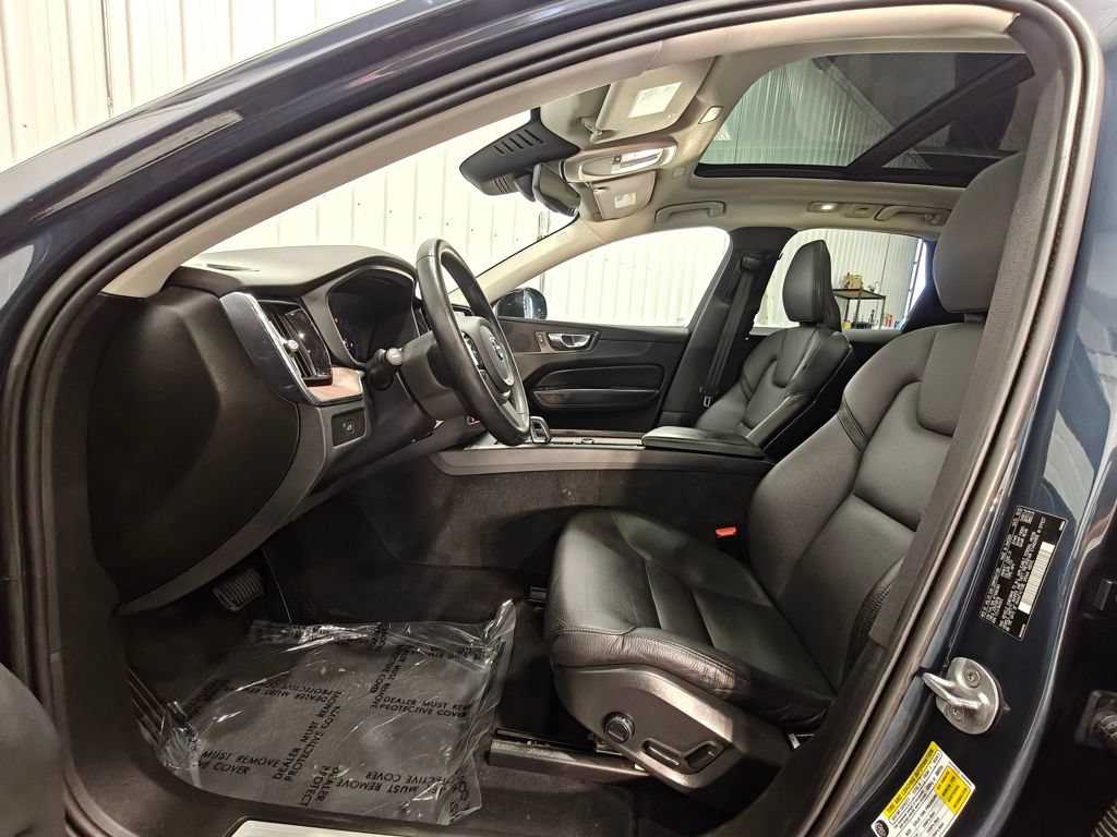 Used 2023 Volvo XC60 B5 Plus AWD/4WD image 26