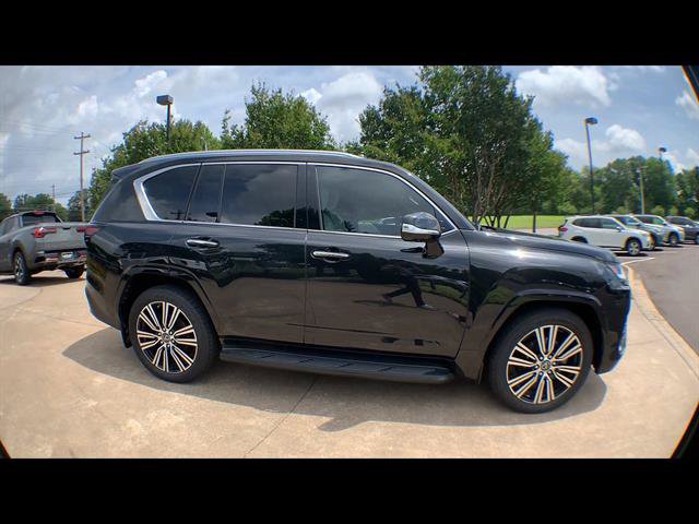 Used 2023 Lexus LX 600 4WD w/ Accessory Package (Z1) image 9