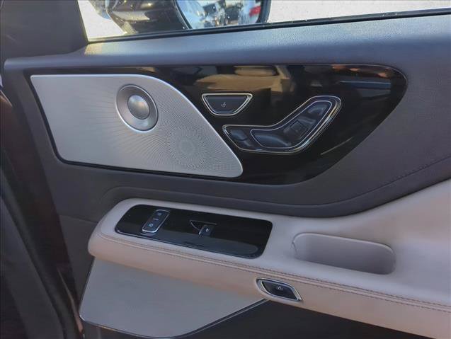 Used 2022 Lincoln Aviator Reserve w/ Equipment Group 201A AWD/4WD image 24