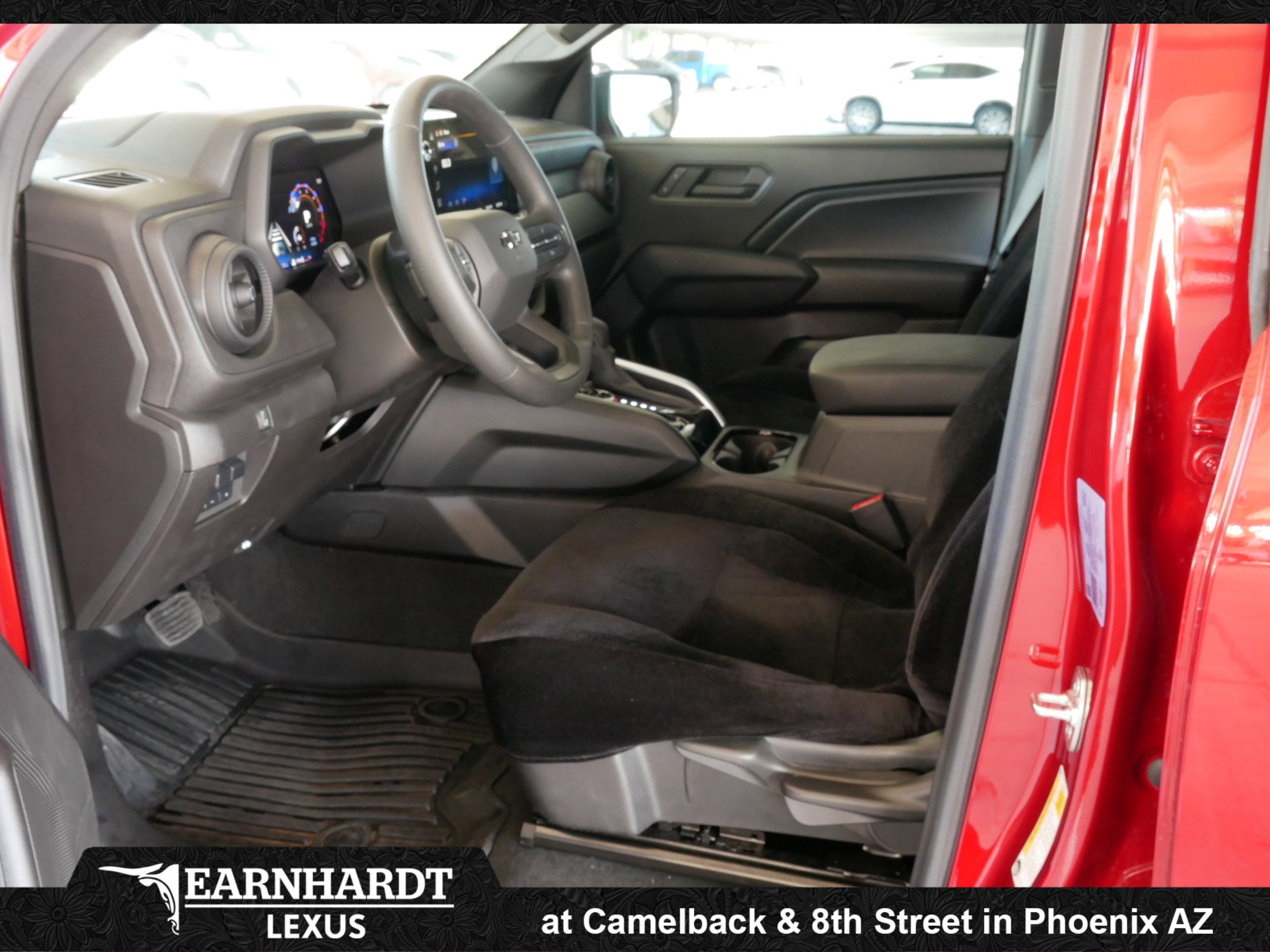 Used 2025 Chevrolet Colorado Trail Boss AWD/4WD image 4