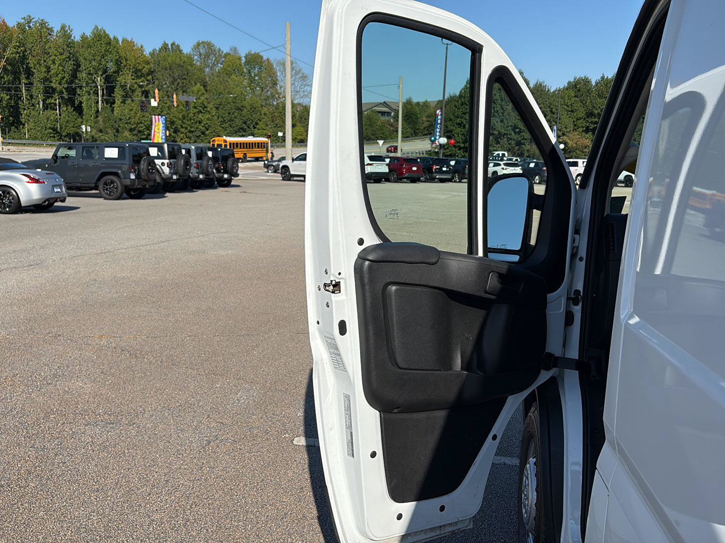 Used 2025 RAM ProMaster 2500 w/ U-Haul Equipment Group FWD image 8